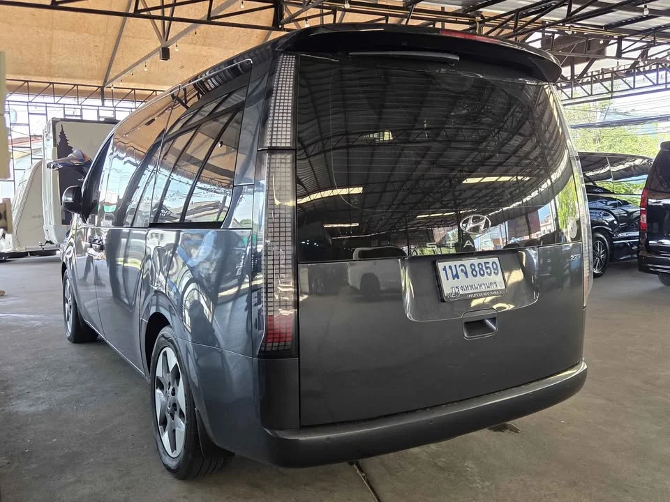 2021 Hyundai Staria US4 3