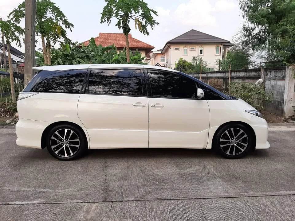 2015 Toyota Estima III 3