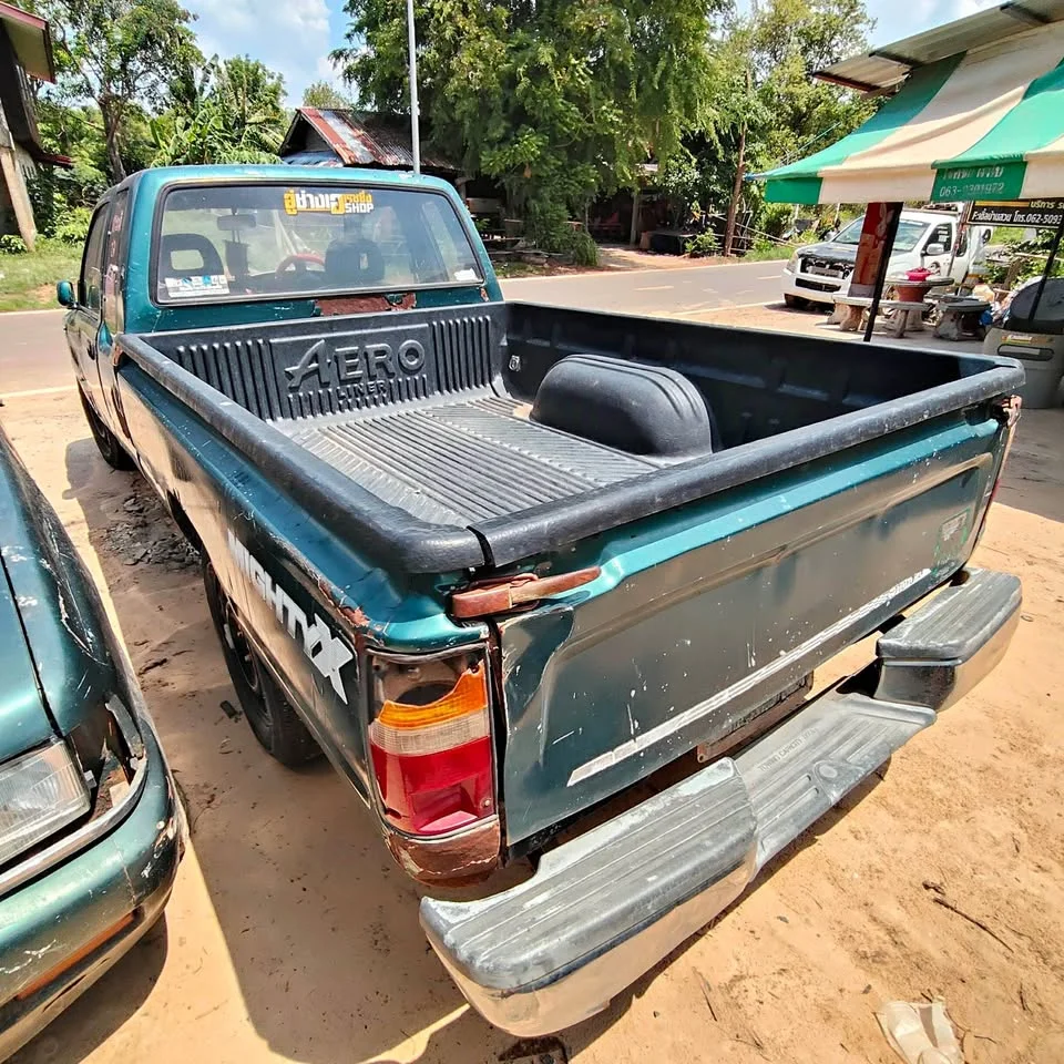 1986 Toyota Hilux Mighty-X V 3