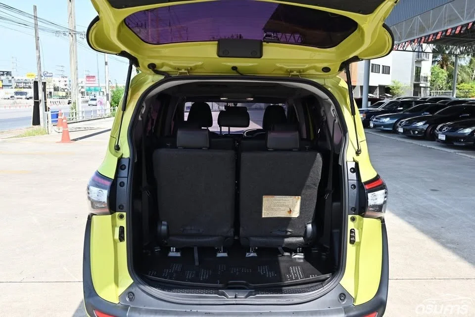 2019 Toyota Sienta II 2