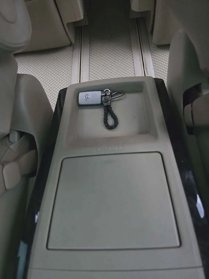 2012 Toyota Alphard, Vellfire II (AH20) 3
