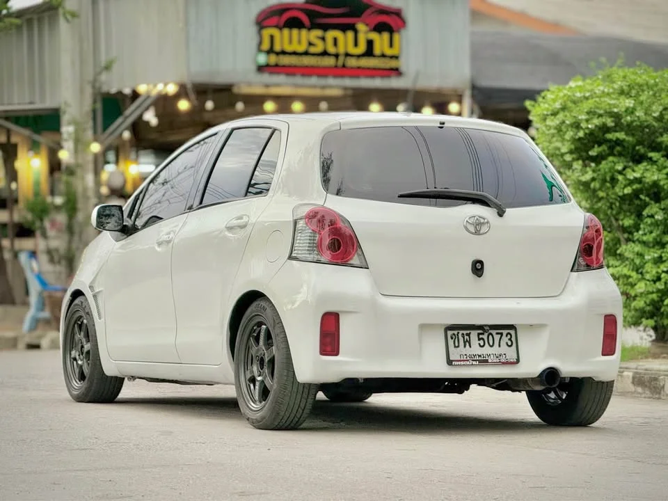 2006 Toyota Yaris II 2