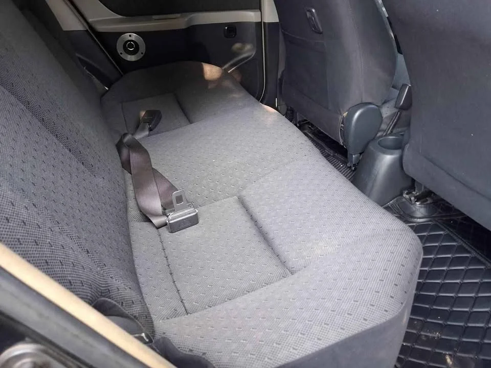 2010 Toyota Yaris II 2