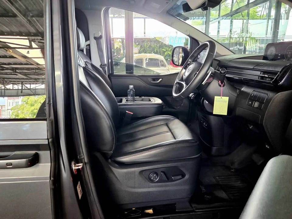 2021 Hyundai Staria US4 3