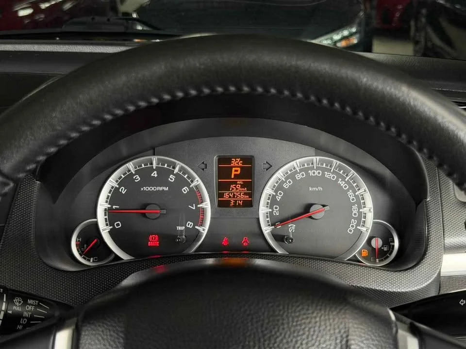 2012 Suzuki Swift II 3