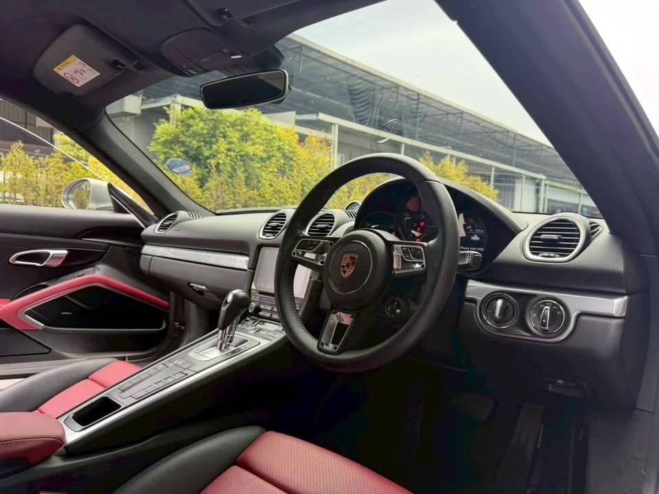 2019 Porsche 718 Boxster and Cayman IV 2