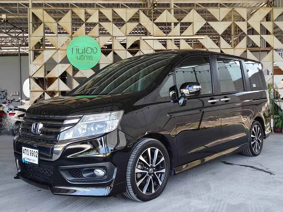 2014 Honda Stepwgn IV 2