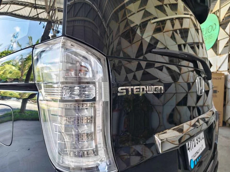 2014 Honda Stepwgn IV 3