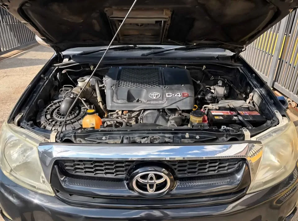 2010 Toyota Hilux VII 2