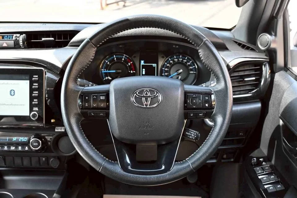 2020 Toyota Hilux VIII 3