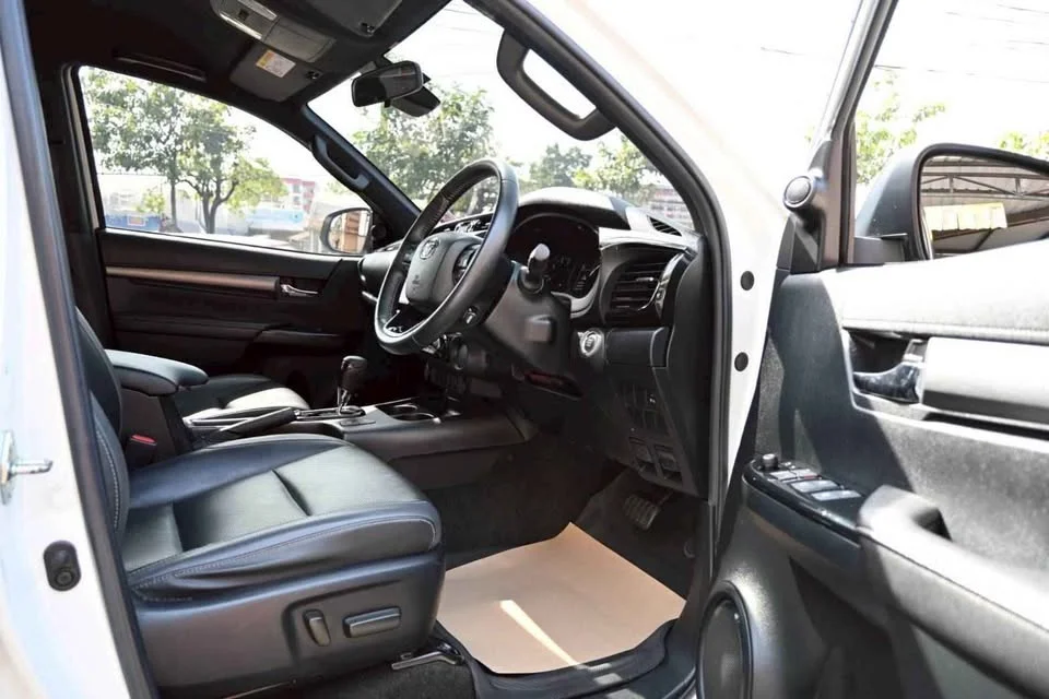 2020 Toyota Hilux VIII 2