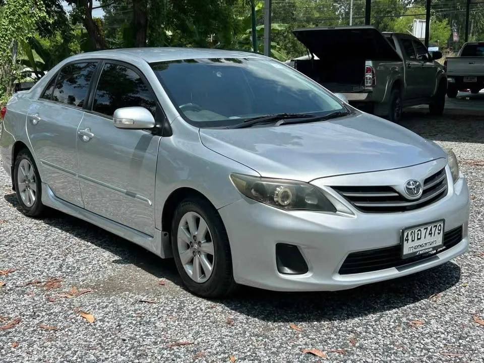 2011 Toyota Corolla Altis X (E140) 3