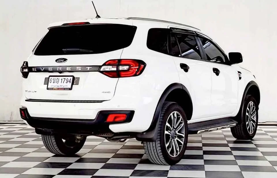 2019 Ford Everest II 2