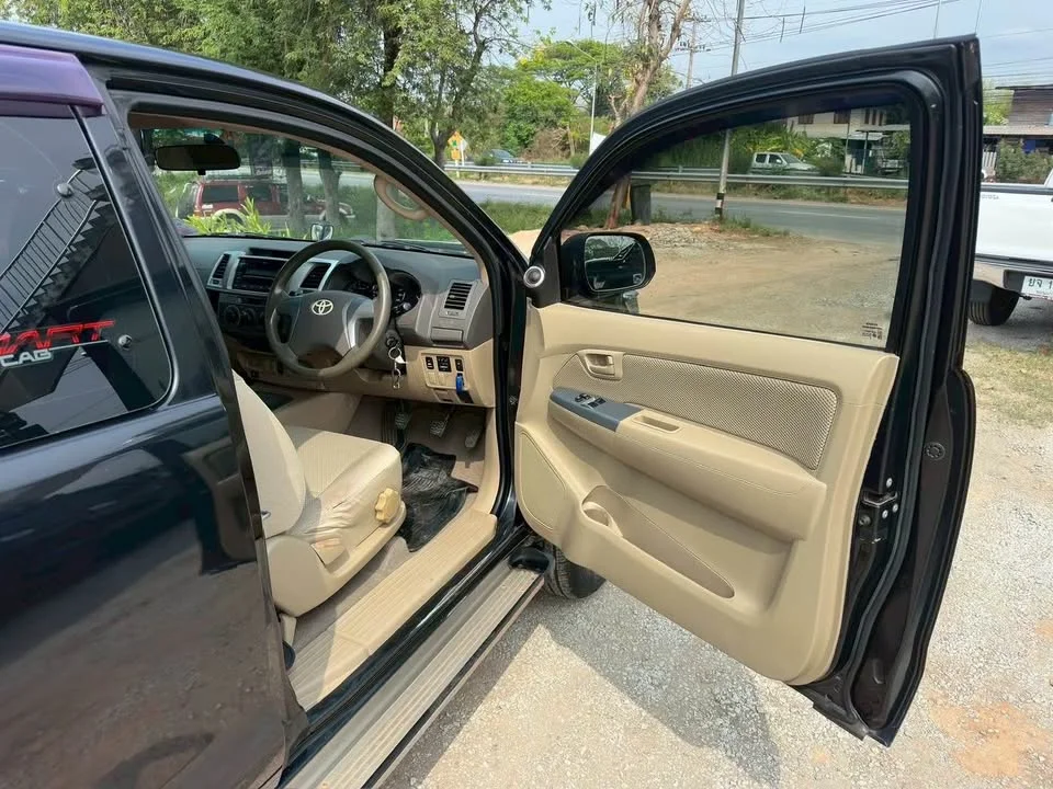 2012 Toyota Hilux VII 2