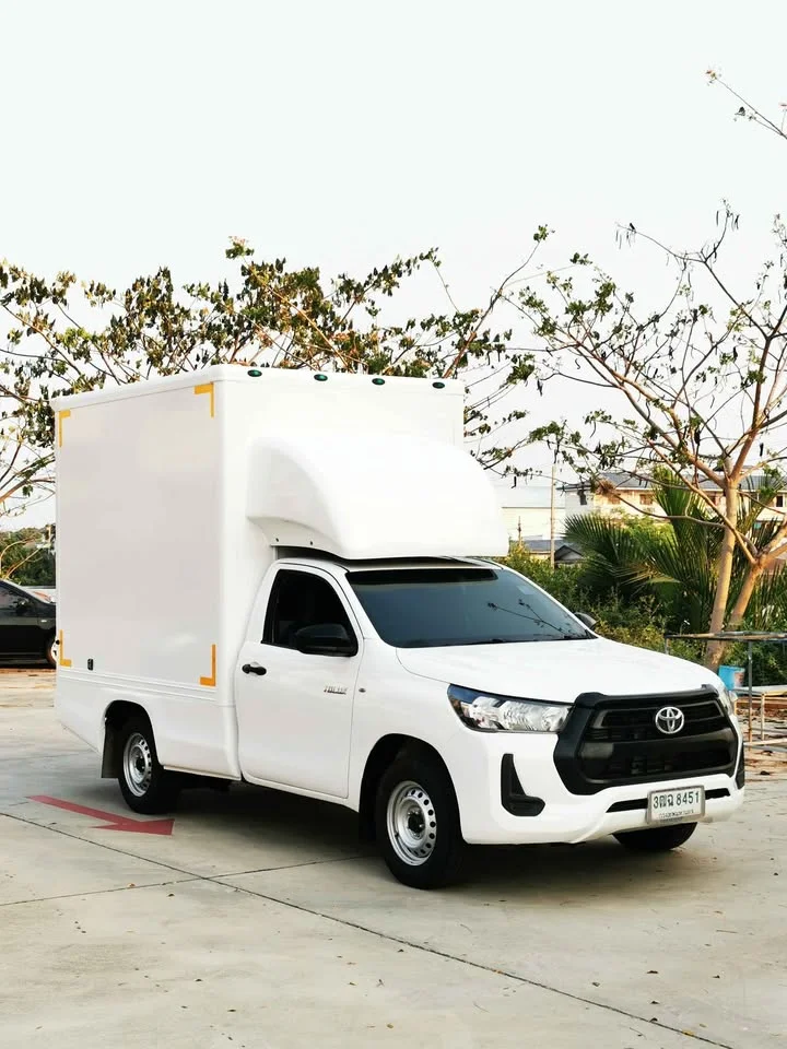 2020 Toyota Hilux VIII 2