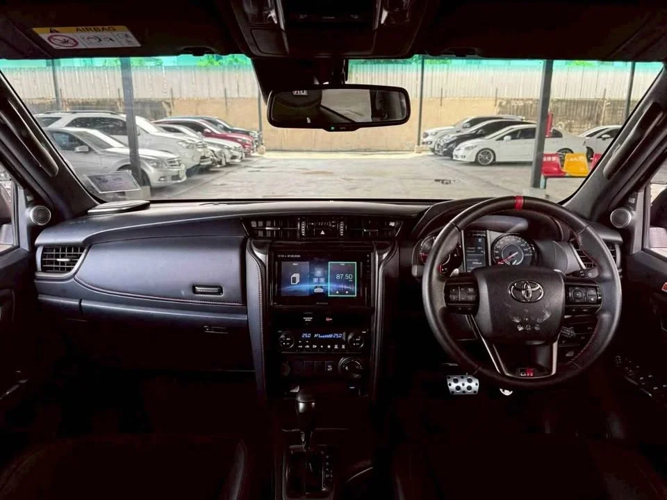 2025 Toyota Fortuner II 2