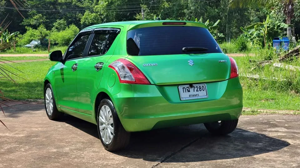 2013 Suzuki Swift II 3