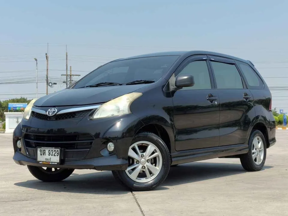 2013 Toyota Avanza II 2