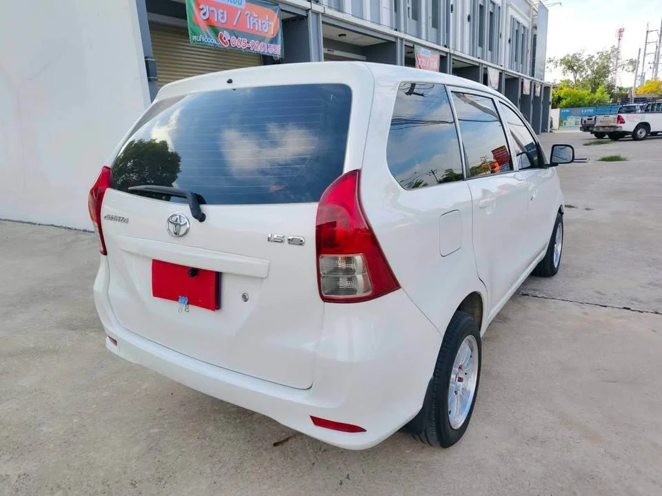 2013 Toyota Avanza II 2