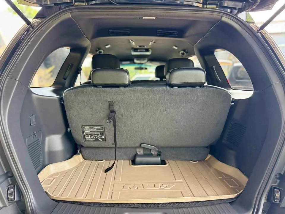 2013 Isuzu MU-7 2