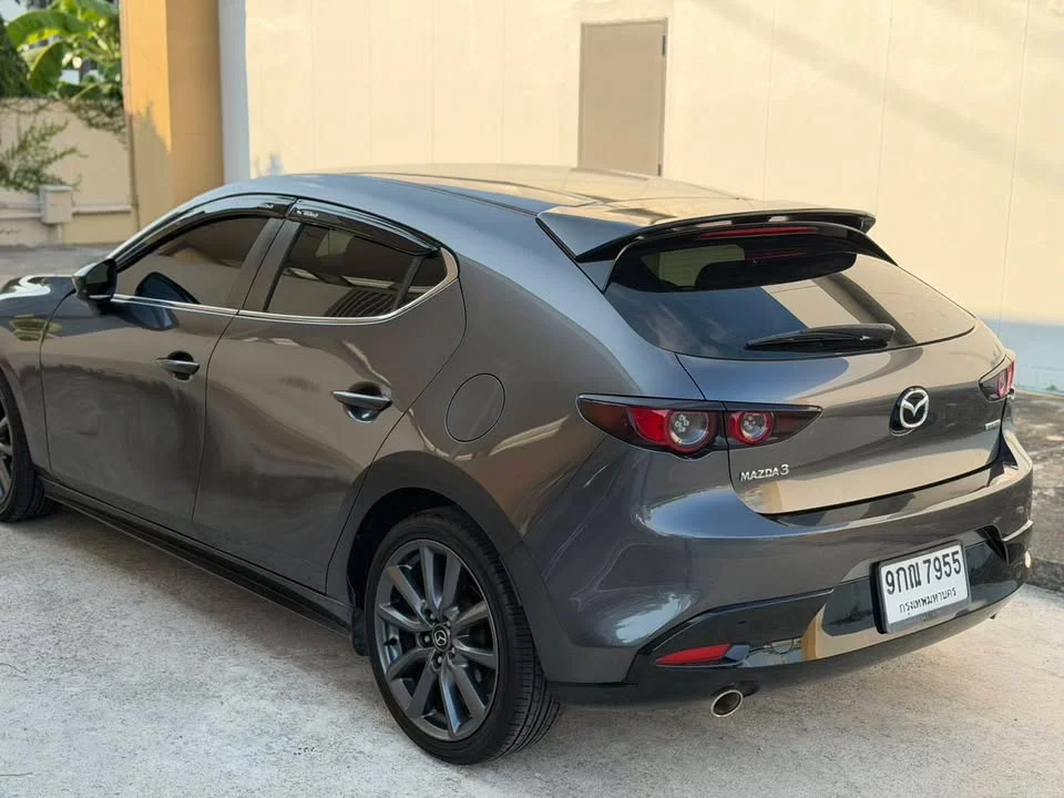 2019 Mazda 3 IV 2
