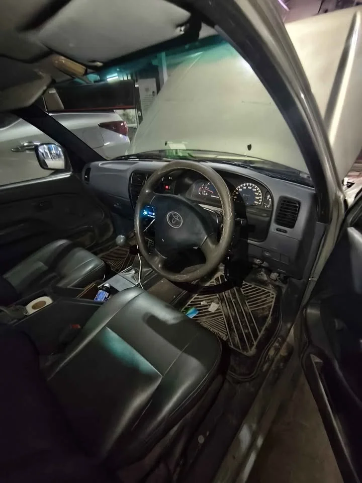 2001 Toyota Hilux Tiger VI 2