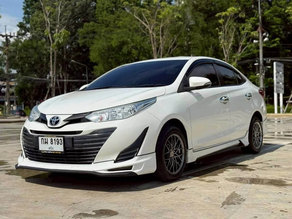 2017 Toyota Yaris ATIV III 2