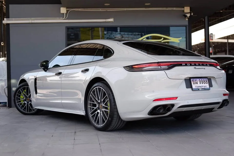 2022 Porsche Panamera II 2