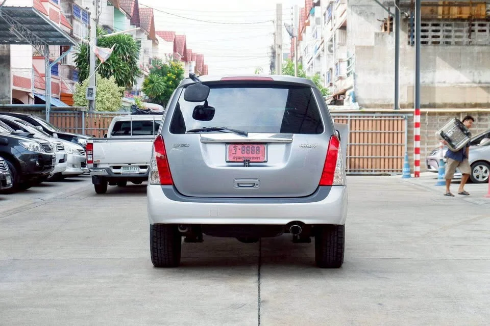 2005 Isuzu MU-7 3
