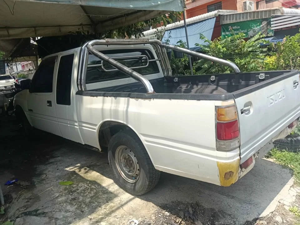 1993 Isuzu TFR III 2