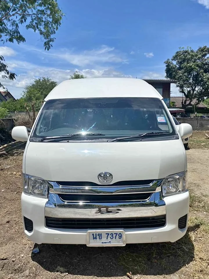 2011 Toyota Commuter V (H200) 2
