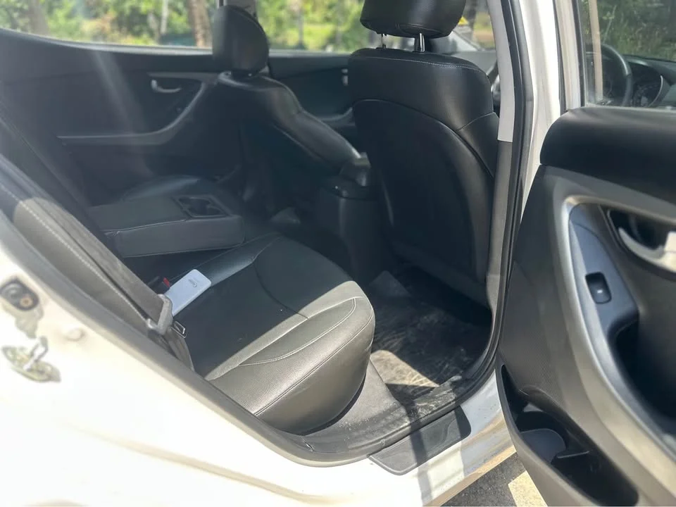 2016 Hyundai Elantra V 2