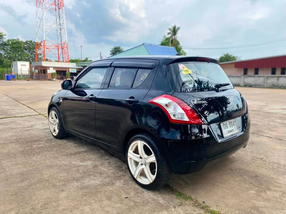 2013 Suzuki Swift II 3
