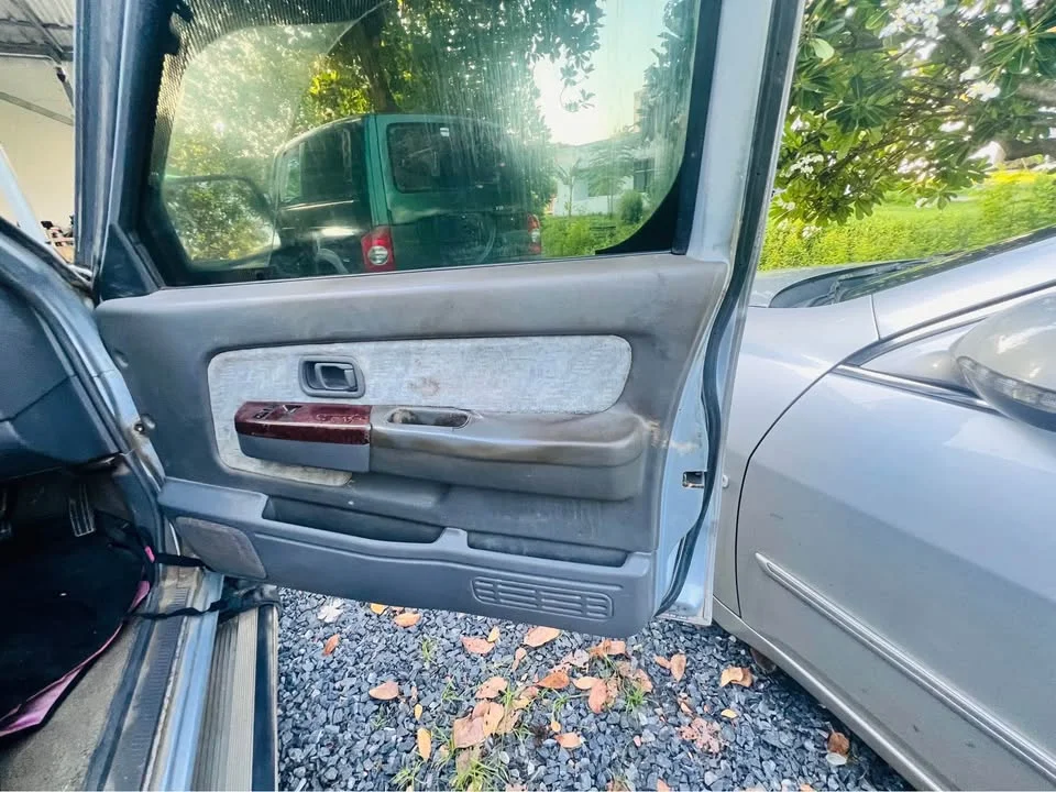 1999 Nissan Frontier I 2