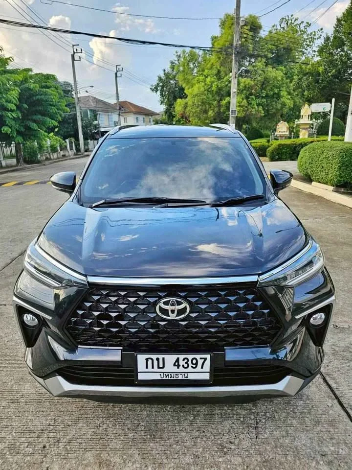 2023 Toyota Veloz III 2