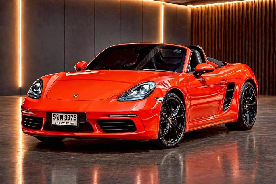 2017 Porsche 718 Boxster and Cayman IV 3