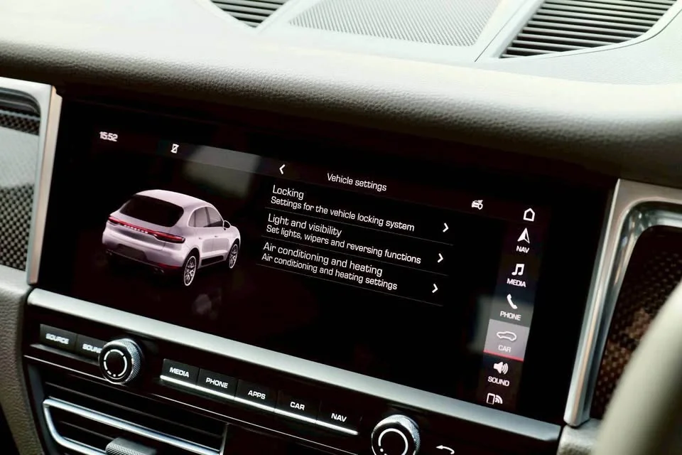 2020 Porsche Macan I 2