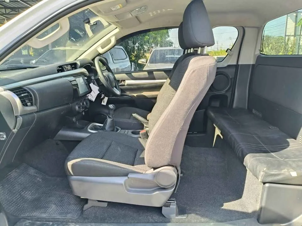 2023 Toyota Hilux VIII 3