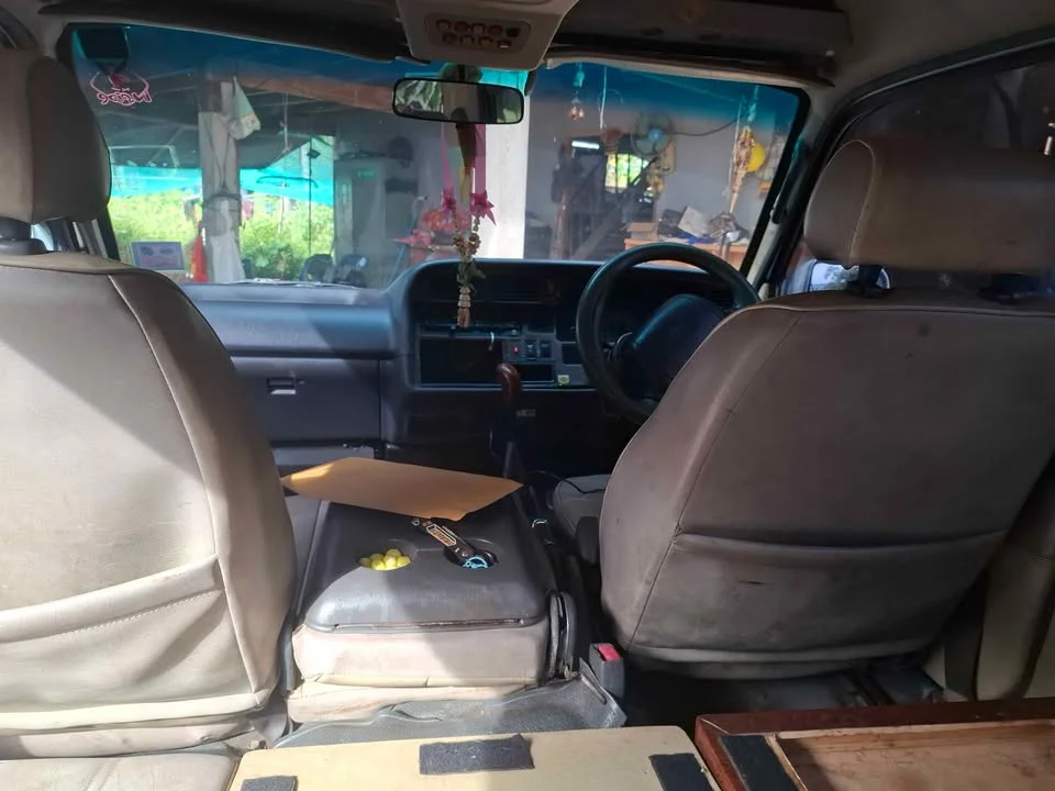 Toyota Commuter IV (H100) 3