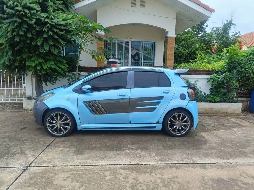 2006 Toyota Yaris II 2