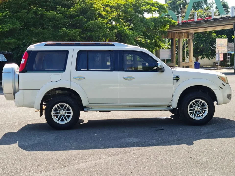 2009 Ford Everest I 3