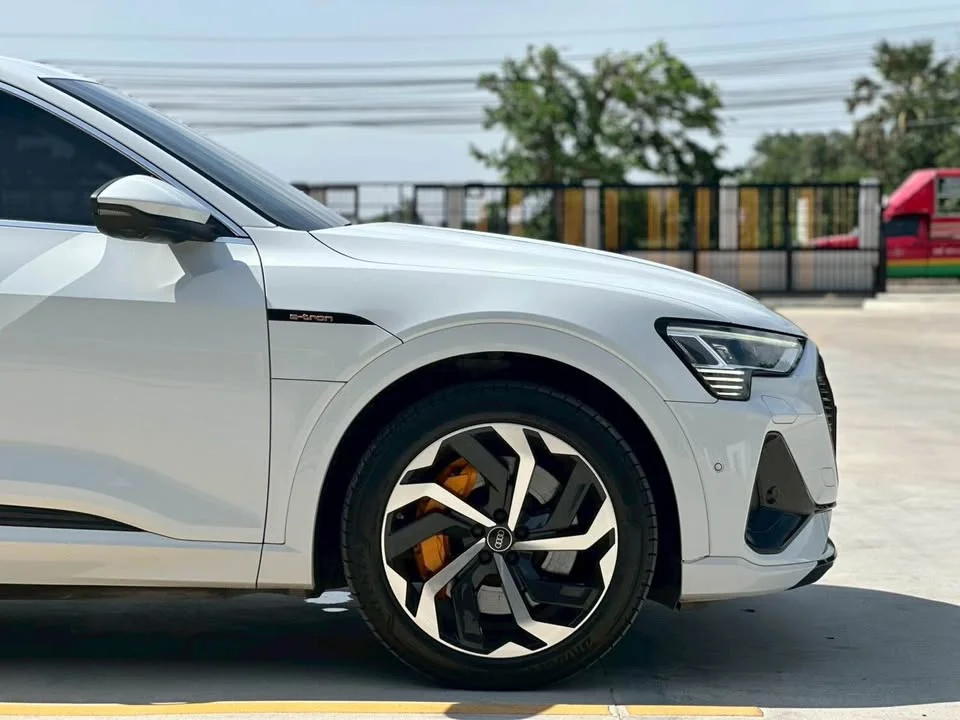 2020 Audi Q8 e-tron 3