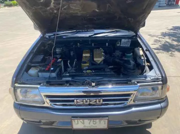 1995 Isuzu TFR III 2
