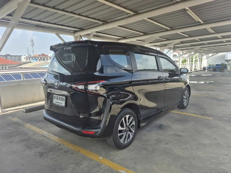 2020 Toyota Sienta II 2