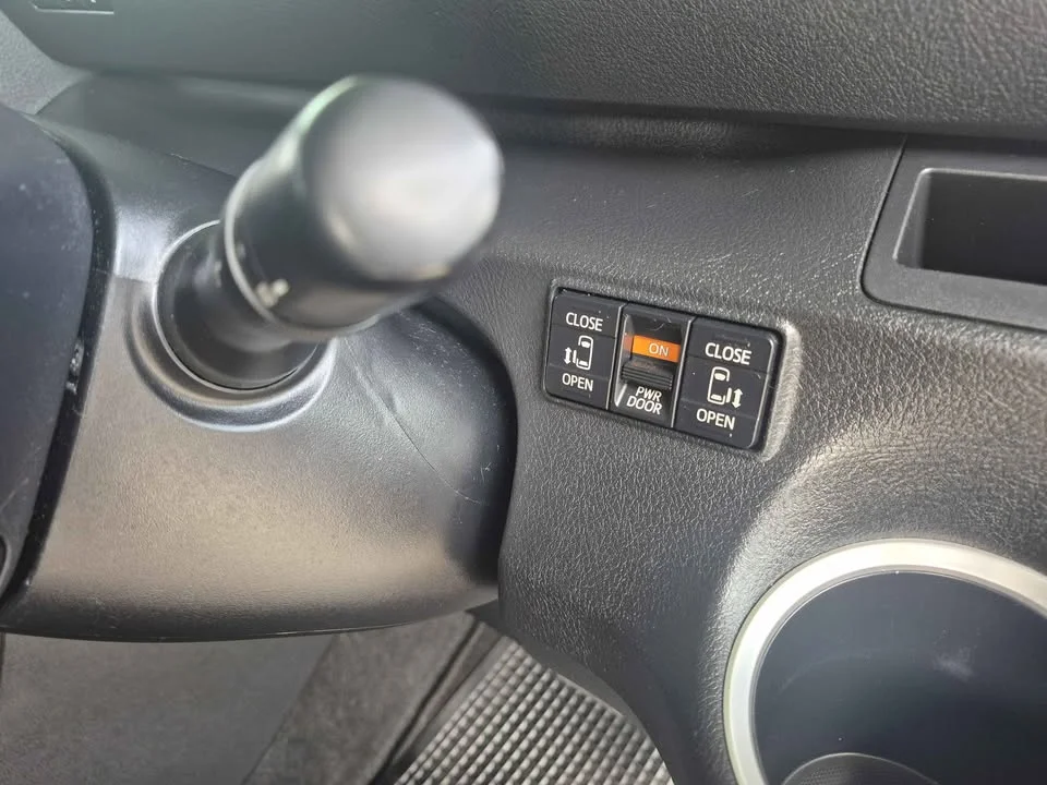 2020 Toyota Sienta II 3