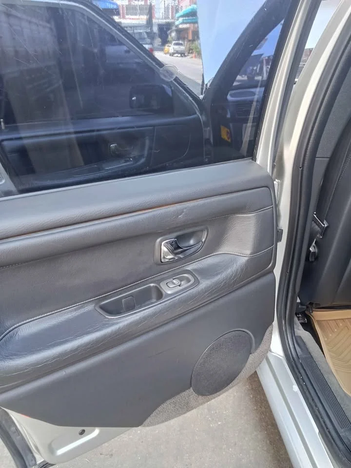 1997 Volvo S70 2