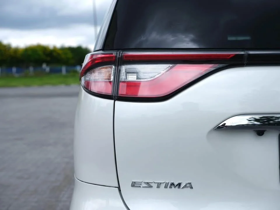 2017 Toyota Estima III 3