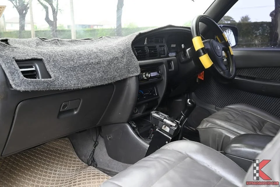 2000 Mazda 2500 Fighter V 2