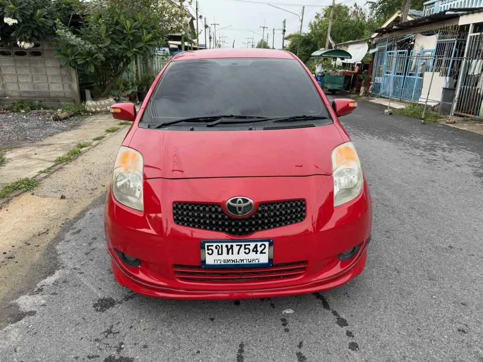Toyota Yaris II 3