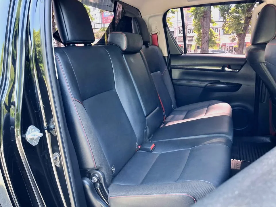 2017 Toyota Hilux VIII 2